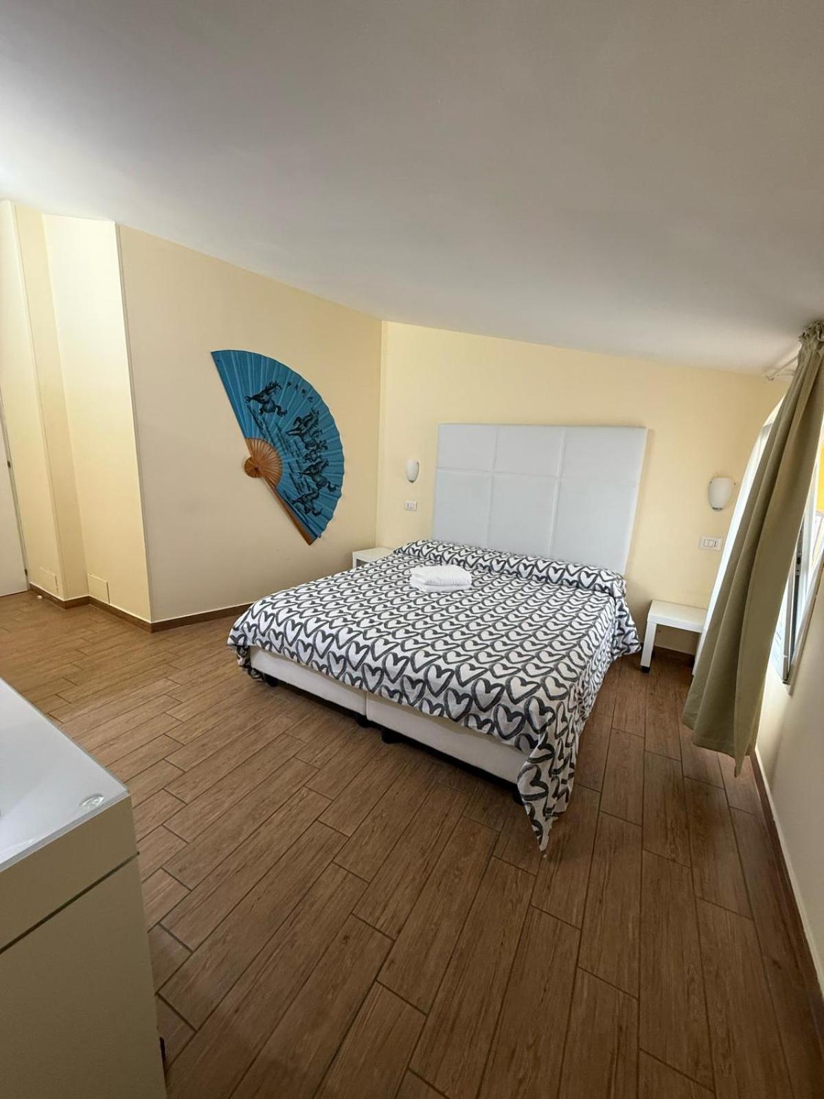 Via Mameli 5 Hotel Сан Ремо Екстериор снимка