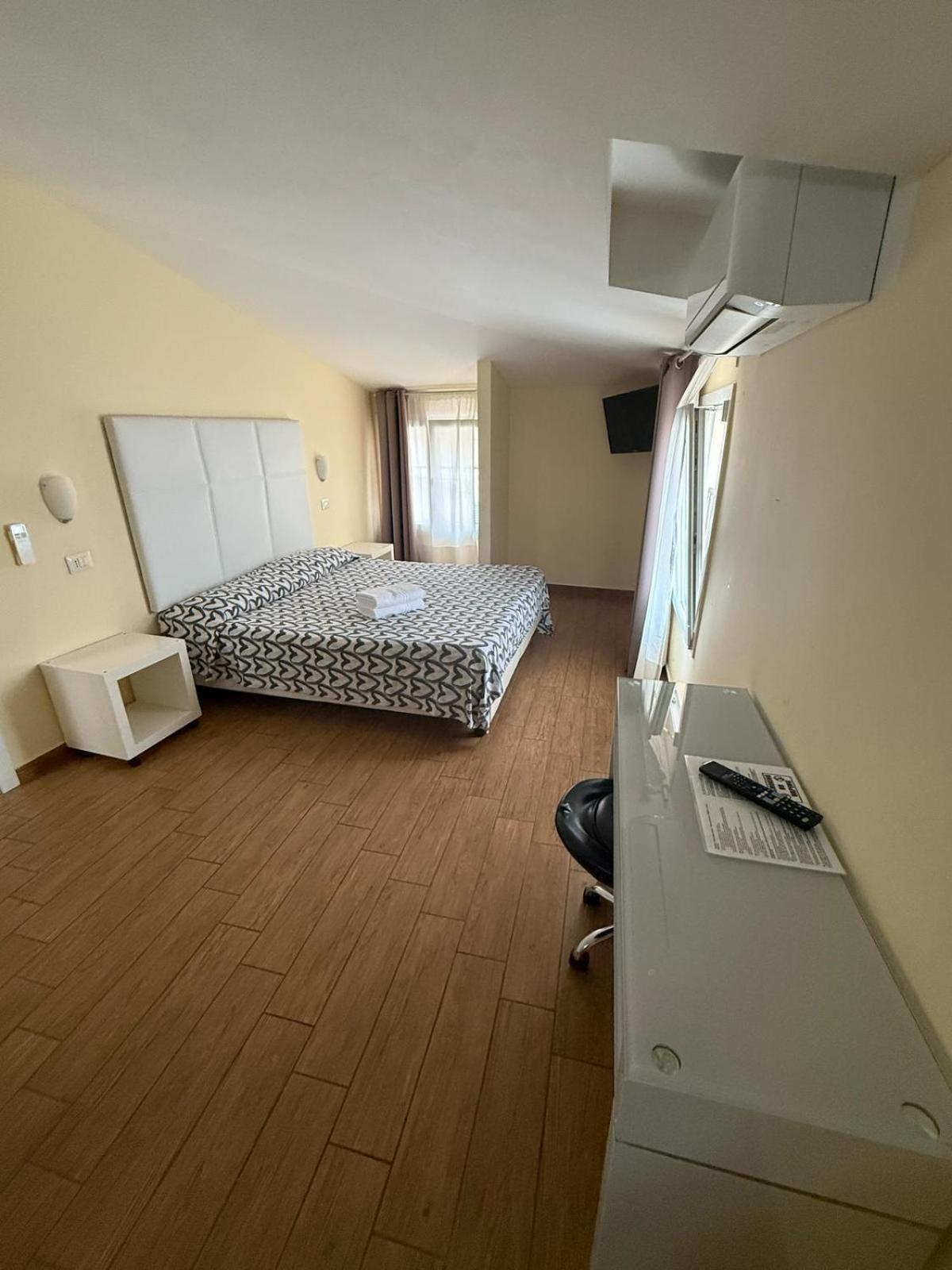 Via Mameli 5 Hotel Сан Ремо Екстериор снимка